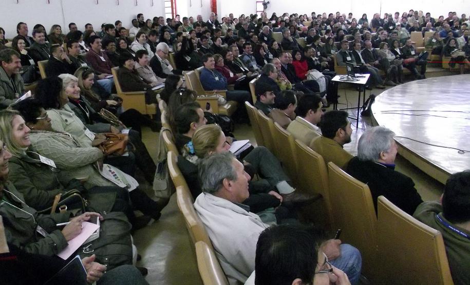 A Secretaria de Estado do Meio Ambiente e Recursos Hídricos abriu vagas de observadores para a Conferência Estadual do Meio Ambiente, que será realizada nesta quinta e sexta-feira (5 e 6), em Foz do Iguaçu. Divulgação.