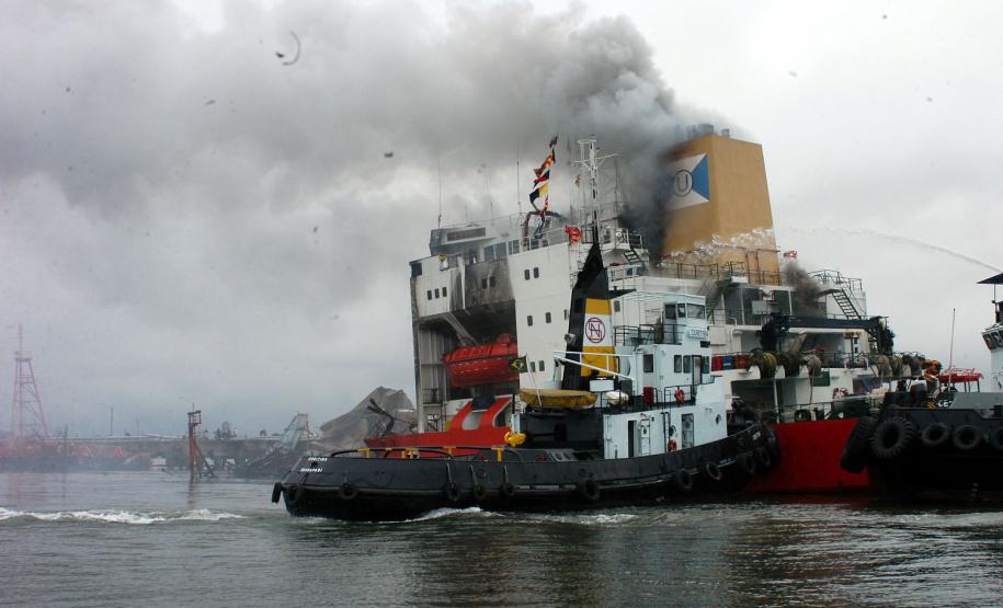 Estratégias para o desenvolvimento do Plano Estadual de Prevenção, Preparação e Resposta Rápida a Emergências Ambientais de Produtos Químicos Perigosos (P2R2) serão apresentadas neste sábado (28) pelo secretário do Meio Ambiente e Recursos Hídricos, Luiz Eduardo Cheida, e por representantes da Defesa Civil do Paraná.