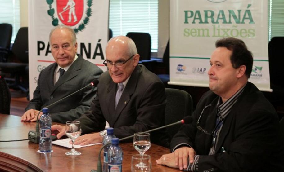 Indústrias e prefeituras debatem reciclagem de embalagens