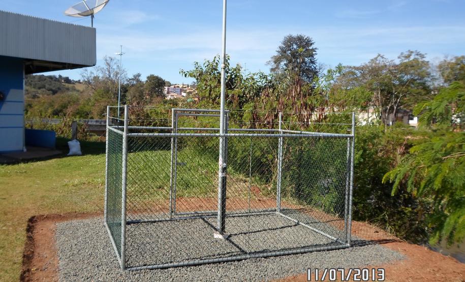 A Rede Paranaense de Monitoramento Hidrometereológico (REPAMH) disponibilizará em breve dados, em tempo real, das previsões meteorológicas, do monitoramento do nível dos rios em todas as bacias hidrográficas do Paraná e da quantidade de chuva. Na foto, Tomazina em instalação. Foto: Divulgação