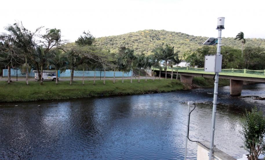 A Rede Paranaense de Monitoramento Hidrometereológico (REPAMH) disponibilizará em breve dados, em tempo real, das previsões meteorológicas, do monitoramento do nível dos rios em todas as bacias hidrográficas do Paraná e da quantidade de chuva. Na foto, Telemétrica Morretes. Foto: Divulgação
