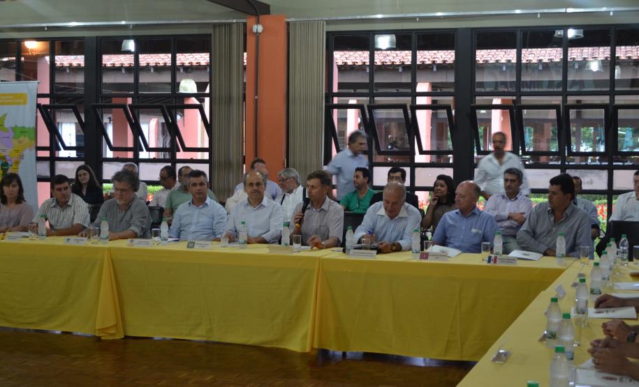 Secretário estadual do Meio Ambiente e Recursos Hídricos, Luiz Eduardo Cheida, participa da Assembleia Ordinária da Associação dos Municípios da Região Metropolitana de Curitiba (Assomec).