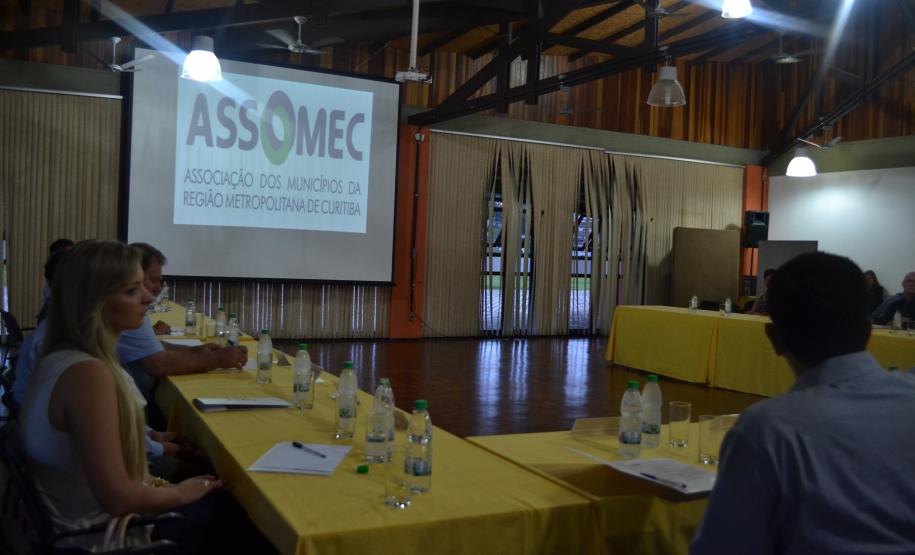 Secretário estadual do Meio Ambiente e Recursos Hídricos, Luiz Eduardo Cheida, participa da Assembleia Ordinária da Associação dos Municípios da Região Metropolitana de Curitiba (Assomec).