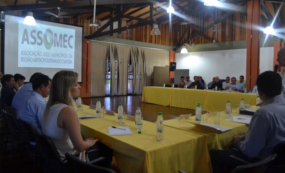 Secretário estadual do Meio Ambiente e Recursos Hídricos, Luiz Eduardo Cheida, participa da Assembleia Ordinária da Associação dos Municípios da Região Metropolitana de Curitiba (Assomec).