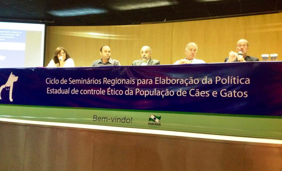 Governo debate com sociedade controle ético de cães e gatos