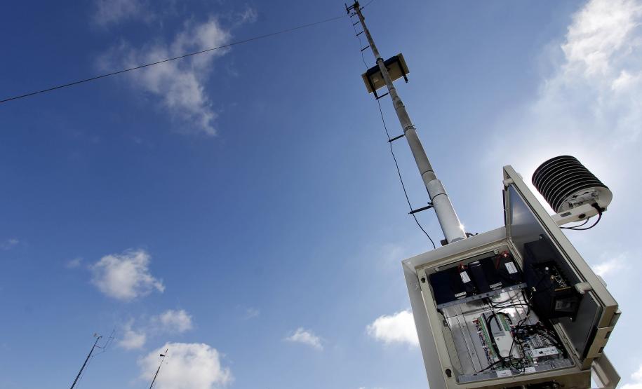 Das 30 medidas propostas na Agenda Verde, 27 já foram implantadas, uma delas é o Plano Estadual de Prevenção, Preparação e Resposta Rápida a Emergências Ambientais de Produtos Químicos Perigosos. Curitiba, 04/06/2013. Foto: Pedro Ribas/ANPr