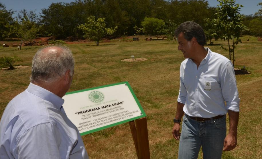 Richa entrega estruturas de educação ambiental ao Jardim Botânico de Londrina