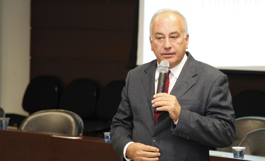 O secretário do Meio Ambiente e Recursos Hídricos, Luiz Eduardo Cheida, no Fórum Desenvolve Londrina - Fórum Permanente de Planejamento Estratégico para o Desenvolvimento Sustentável de Londrina. Foto: Wesley Manini