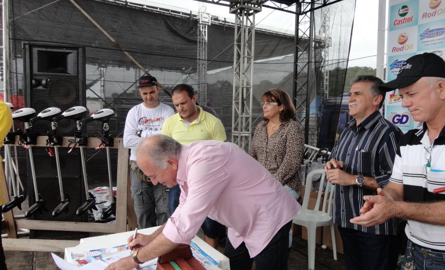 Paraná proíbe pesca com rede em reservatórios e represas em todo Estado Paraná proíbe pesca com rede em reservatórios e represas em todo Estado