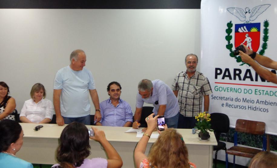 Jardim Botânico de Londrina ganha Programa de Voluntariado O secretário estadual do Meio Ambiente e Recursos Hídricos, Luiz Eduardo Cheida, lança em Londrina, o Programa do Voluntariado do Jardim Botânico. Londrina, 02/04/2014.Foto: Nalun Lorençon