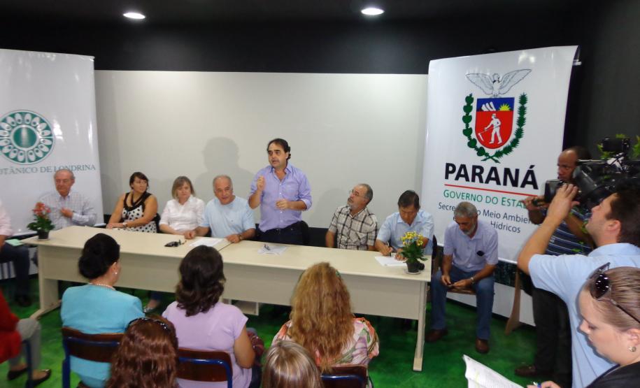 Jardim Botânico de Londrina ganha Programa de Voluntariado O secretário estadual do Meio Ambiente e Recursos Hídricos, Luiz Eduardo Cheida, lança em Londrina, o Programa do Voluntariado do Jardim Botânico. Londrina, 02/04/2014.Foto: Nalun Lorençon