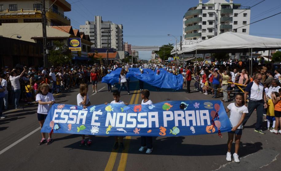 Beto Richa em Guaratuba Desfile cívico pelo aniversário de Guaratuba. Guaratuba, 29/04/2014. Foto: Antonio Costa/ANPr