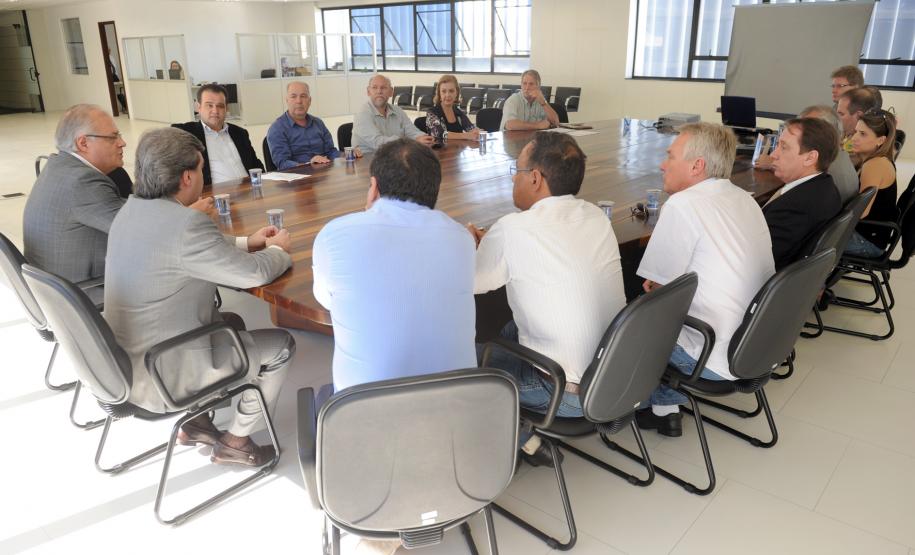 Governo apresenta plano de trabalho para a Operação Verão 2011 aos prefeitos do Litoral.Curitiba, 03.10.2011.Foto: Ricardo Almeida / AENotícias