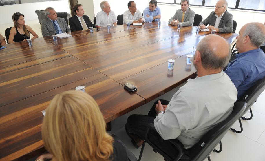 Governo apresenta plano de trabalho para a Operação Verão 2011 aos prefeitos do Litoral.Curitiba, 03.10.2011.Foto: Ricardo Almeida / AENotícias