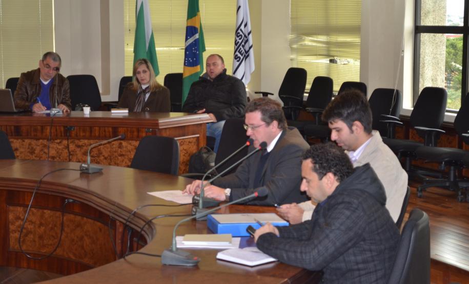 Representantes dos Municípios que integram o R20 debatem logística reversa de lâmpadas Representantes dos Municípios que integram o R20 debatem logística reversa de lâmpadas