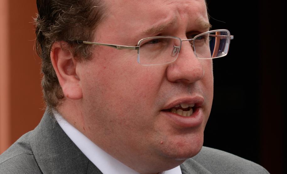 Antonio Caetano de Paula, Secretário Estadual do Meio Ambiente e Recursos Hídricos, faz apresentação dos resultados do Inventário de Emissões Antrópicas Diretas e Indiretas de Gases de Efeito Estufa e Agentes Climáticos de Curta Duração e Propostas de Mitigação de Emissões Setorizadas. Curitiba,03/11/2014. Foto - Antonio Costa