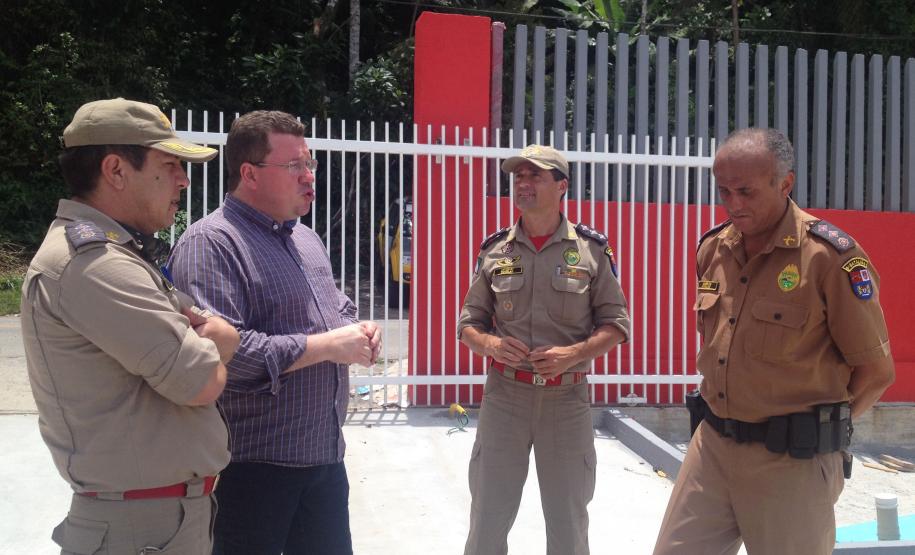 Governo inicia Operação Verão no dia 20 de dezembro. Na foto, o O coordenador geral da Operação Verão pelo Governo do Estado, secretário do Meio Ambiente e Recursos Hídricos, Caetano de Paula Júnior com os comandos do Corpo de Bombeiros e da Polícia Militar.Foto: SEMA