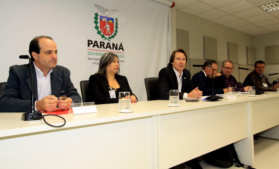 Secretário estadual do Meio Ambiente, Ricardo Soavinski, coordena reunião do Projeto PSA (Pagamento por Serviços Ambientais) no Estado do Paraná.Curitiba, 08/04/2015.Foto: José Gomercindo/ANPr