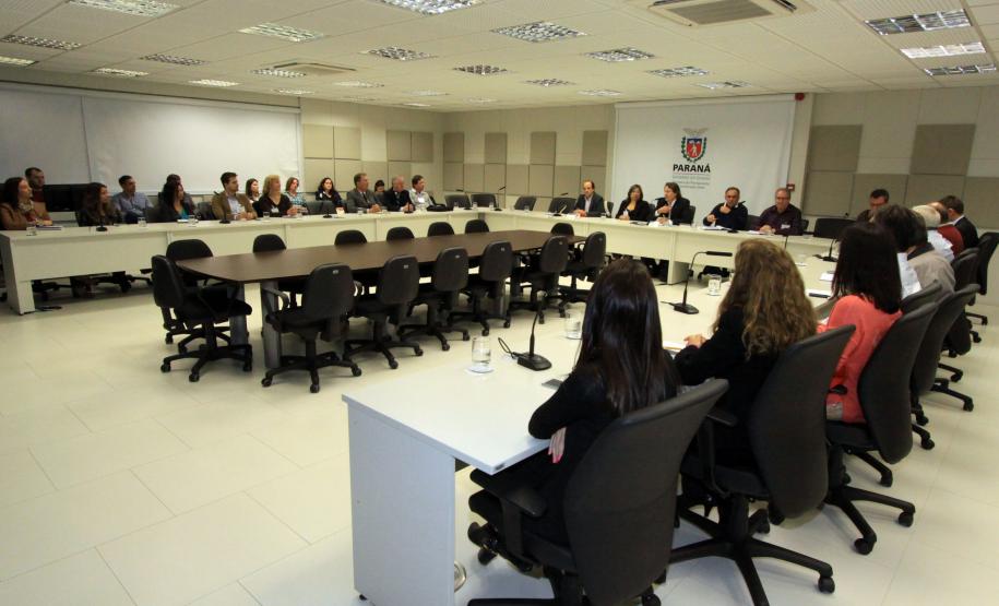Secretário estadual do Meio Ambiente, Ricardo Soavinski, coordena reunião do Projeto PSA ( Pagamento por Serviços Ambientais) no Estado do Paraná.Curitiba, 08/04/2015.Foto: José Gomercindo/ANPr