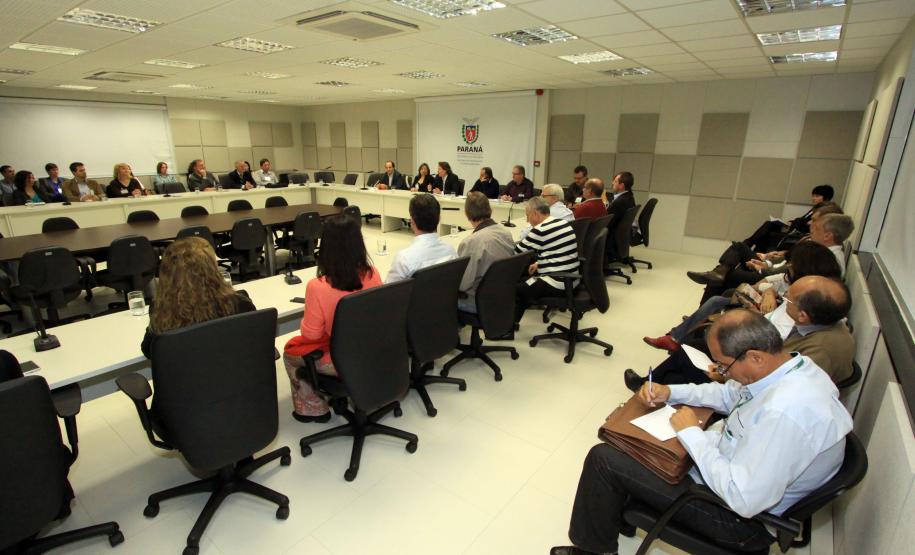 Secretário estadual do Meio Ambiente, Ricardo Soavinski, coordena reunião do Projeto PSA ( Pagamento por Serviços Ambientais) no Estado do Paraná.Curitiba, 08/04/2015.Foto: José Gomercindo/ANPr