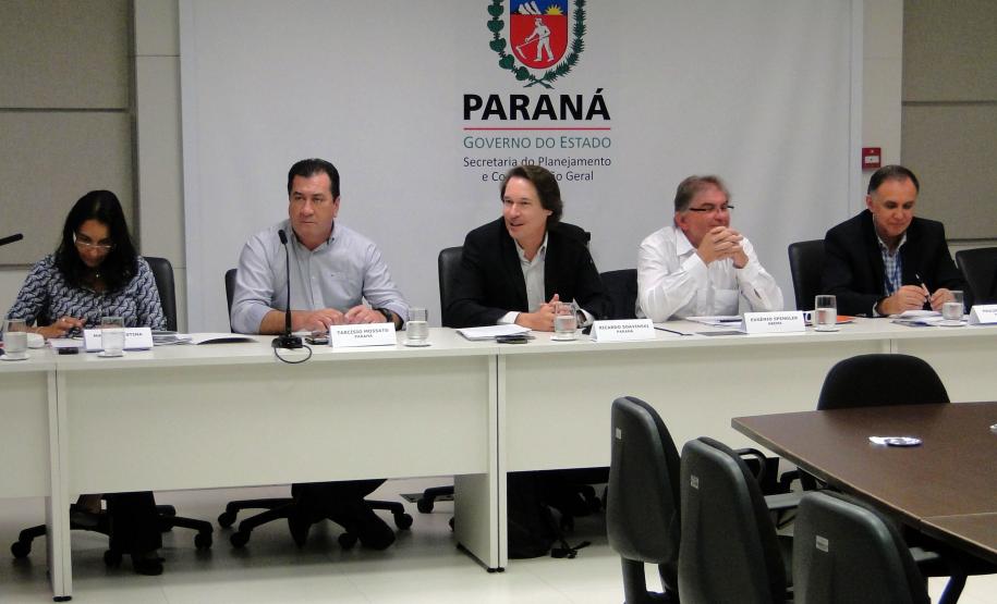 O Governo do Paraná sediou, em Curitiba, nessa quinta e sexta-feira (16 e 17), a reunião com as entidades estaduais de meio ambiente do sul do Brasil, representantes do Ministério do Meio Ambiente e do Estado da Bahia para discutir a atualização de resoluções do Conselho Nacional do Meio Ambiente (Conama). Foto: Divulgação