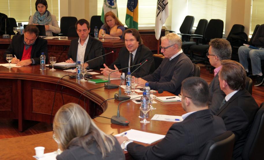 Selo Clima Paraná vai incentivar inventário de emissões das empresas Lançamento de Registro Público de Emissões de Gases Efeito Estufa .Curitiba 30-04-2015.