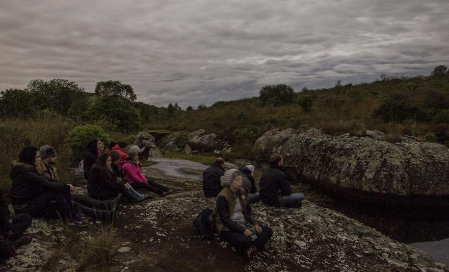 Caminhada da Lua Cheia propicia novas percepções do Parque Estadual de Vila Velha Passeio noturno no Parque Estadual da Vilha Velha. Ponta Grossa, 30/05/2015. Foto: Pedro Ribas/ANPr