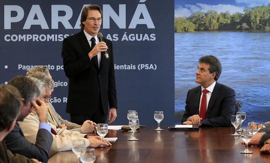 O Governador Beto Richa ampliou o número de municípios beneficiadoscom recursos do ICMS Ecológico, regulamentou o Pagamento Por ServiçosAmbientais (PSA) e criou o projeto de revitalização do Rio Iguaçu