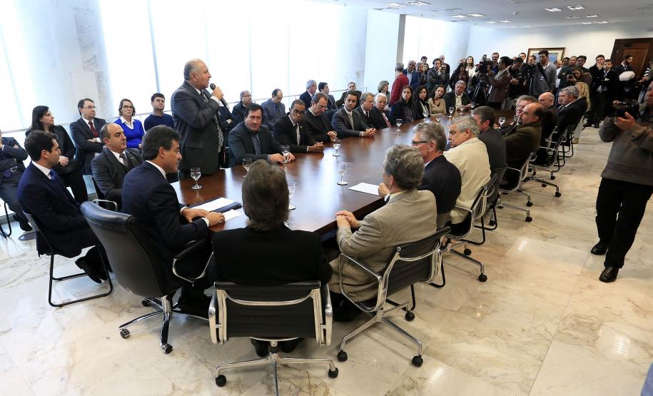 O Governador Beto Richa ampliou o número de municípios beneficiadoscom recursos do ICMS Ecológico, regulamentou o Pagamento Por ServiçosAmbientais (PSA) e criou o projeto de revitalização do Rio Iguaçu