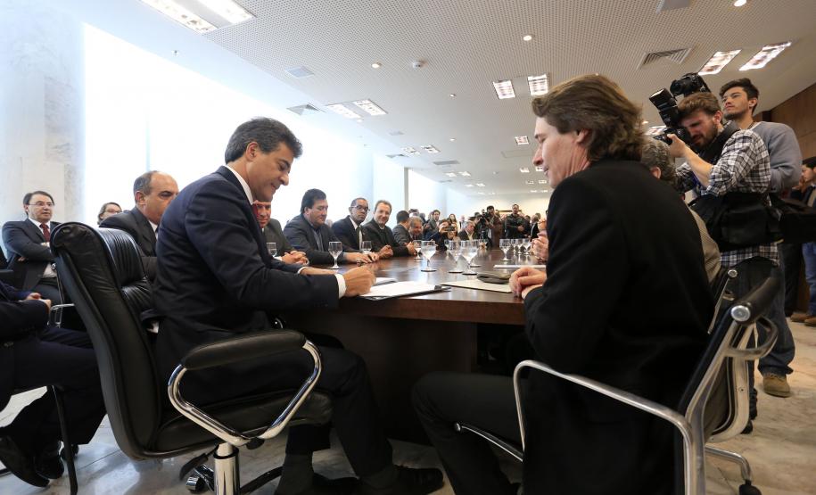 O Governador Beto Richa ampliou o número de municípios beneficiadoscom recursos do ICMS Ecológico, regulamentou o Pagamento Por ServiçosAmbientais (PSA) e criou o projeto de revitalização do Rio Iguaçu