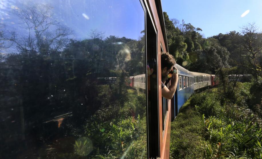 GOVERNO LANÇA PARQUES DO PARANÁ PARA ESTIMULAR TURISMO SUSTENTÁVEL. O governador Beto Richa lançou nesta quarta-feira (10), no Parque Estadual Pico Marumbi, o projeto Parques do Paraná