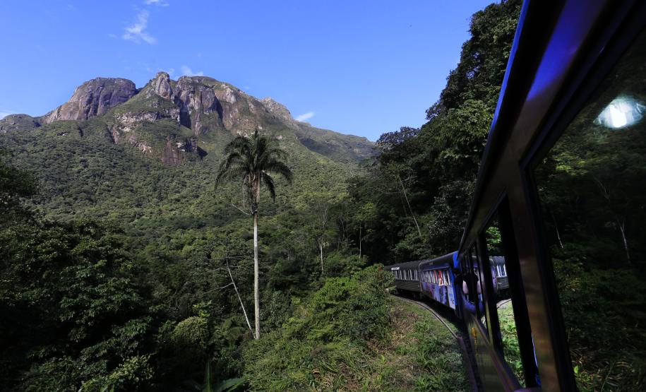 GOVERNO LANÇA PARQUES DO PARANÁ PARA ESTIMULAR TURISMO SUSTENTÁVEL. O governador Beto Richa lançou nesta quarta-feira (10), no Parque Estadual Pico Marumbi, o projeto Parques do Paraná