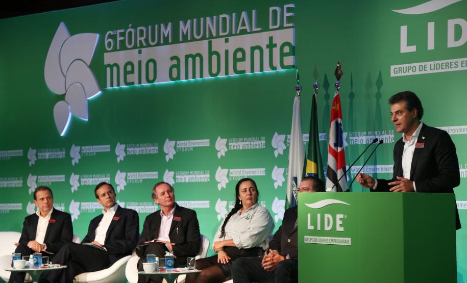 Governador Beto Richa participa da abertura do 6º Fórum Mundial de Meio Ambiente, em Foz do Iguaçu, no Oeste do Paraná.Foz do Iguaçu, 25/06/2015.Foto: Orlando Kissner /ANPr