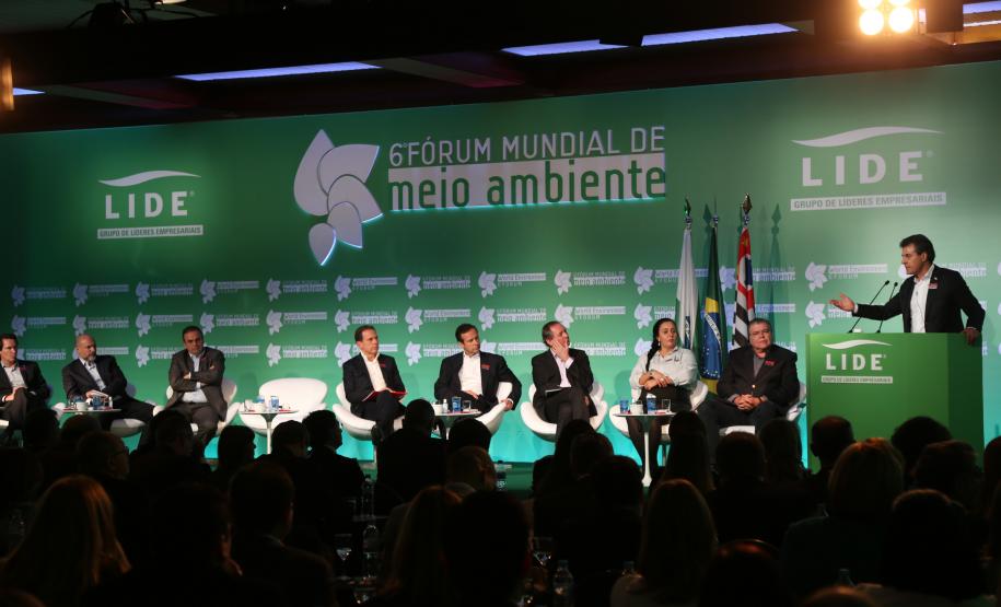 Governador Beto Richa participa da abertura do 6º Fórum Mundial de Meio Ambiente, em Foz do Iguaçu, no Oeste do Paraná.Foz do Iguaçu, 25/06/2015.Foto: Orlando Kissner /ANPr