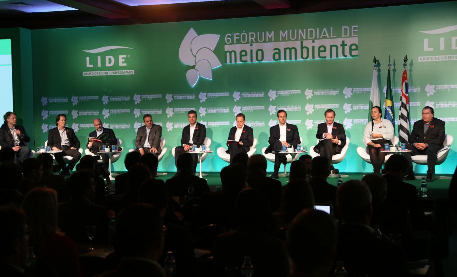 Governador Beto Richa participa da abertura do 6º Fórum Mundial de Meio Ambiente, em Foz do Iguaçu, no Oeste do Paraná.Foz do Iguaçu, 25/06/2015.Foto: Orlando Kissner /ANPr