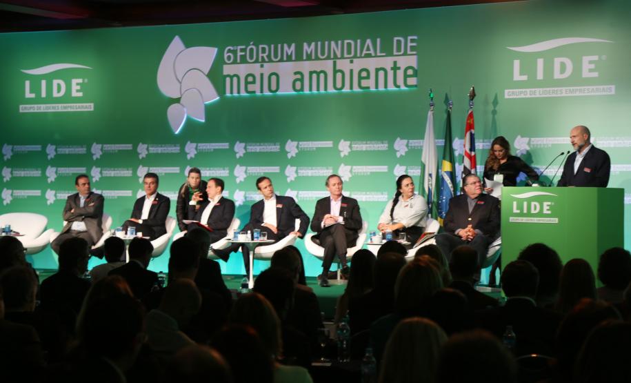 Governador Beto Richa participa da abertura do 6º Fórum Mundial de Meio Ambiente, em Foz do Iguaçu, no Oeste do Paraná.Foz do Iguaçu, 25/06/2015.Foto: Orlando Kissner /ANPr