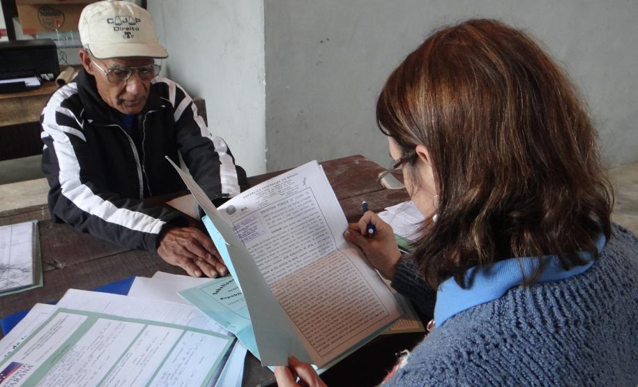 Cerca de 250 famílias de pequenos produtores rurais da localidade de Taquaral, na divisa entre os municípios de Itaperuçu e Rio Branco do Sul, serão beneficiadas com a regularização de suas propriedades.Foto: ITCG