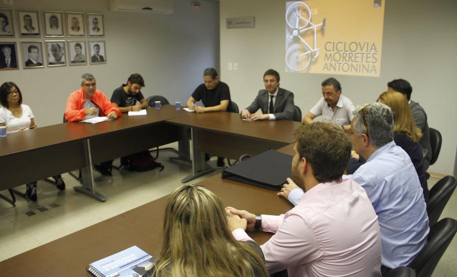 Cicloativistas e técnicos da área de mobilidade urbana sustentável do Paraná aprovaram o projeto da nova ciclovia que interligará as cidades litorâneas de Morretes e Antonina. foto: André Kasczeszen