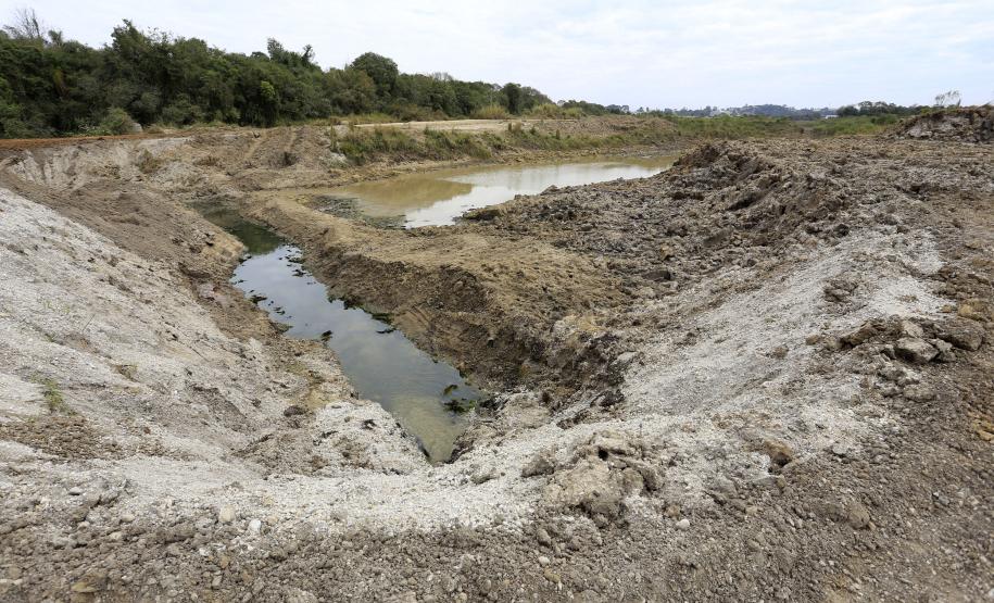 Obras do Parque Palmital, em Pinhais.Pinhais, -05-08-15.Foto: Arnaldo Alves / ANPr.