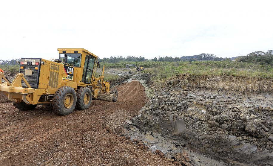 Obras do Parque Palmital, em Pinhais.Pinhais, -05-08-15.Foto: Arnaldo Alves / ANPr.