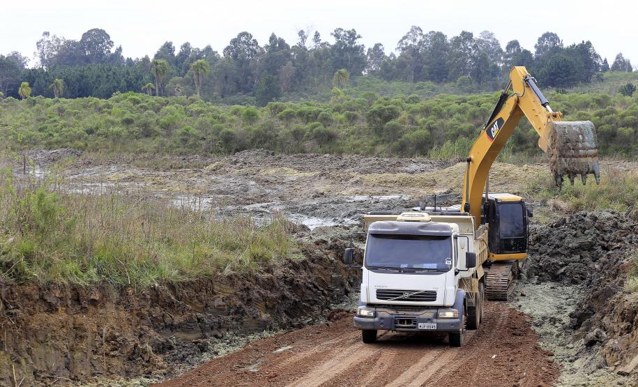 Obras do Parque Palmital, em Pinhais.Pinhais, -05-08-15.Foto: Arnaldo Alves / ANPr.