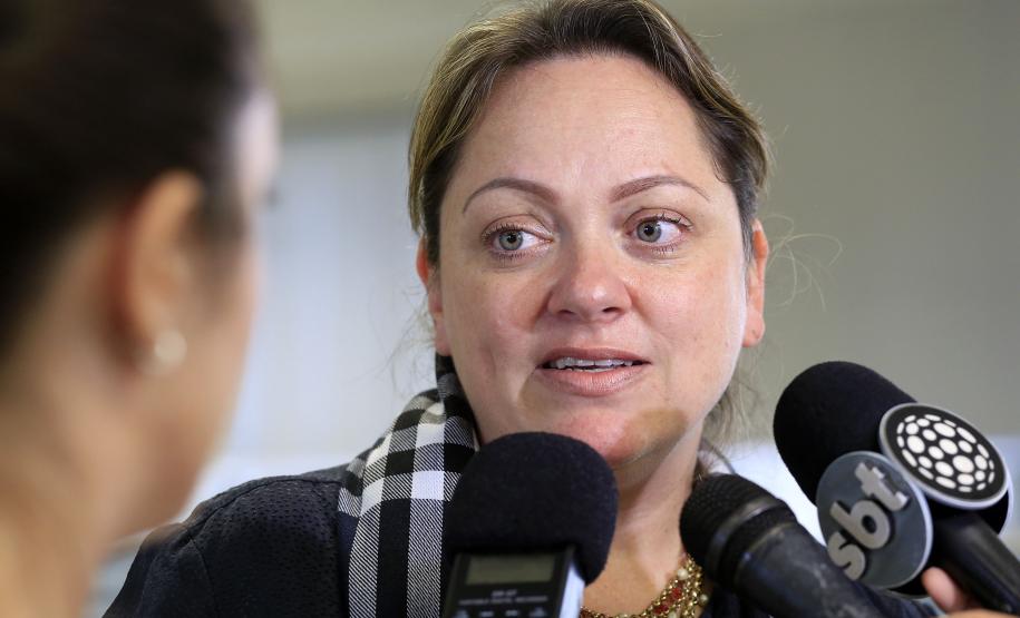 O Governo do Estado assinou, nesta terça-feira (11), um termo de cooperação técnica com o Instituto Semeia, organização não governamental que irá preparar junto com o Estado, estudos de modelos de gestão para unidades de conservação estadual. Assinaram o convênio: secretário Estadual do Meio Ambiente e Recursos Hídricos, Ricardo Soavinski e a diretora-executiva do Instituto Semeia, Ana Luisa Mancini da Riva. Curitiba, 11/08/15.Foto: Arnaldo Alves / ANPr.