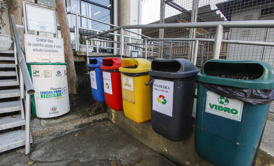 Ações do proejto "Educar para Reciclar" implantadas na Secretaria de Infraestrutura e Logística e no DER. Curitiba, 13/08/2015. Foto: Pedro Ribas/ANPr