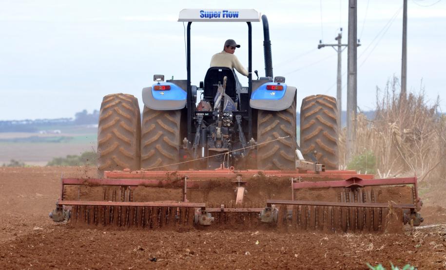 O Governo do Estado vai premiar os produtores rurais que adotarem, efetivamente, boas práticas de uso e manejo sustentável de solos no Paraná.Foto: ANPr