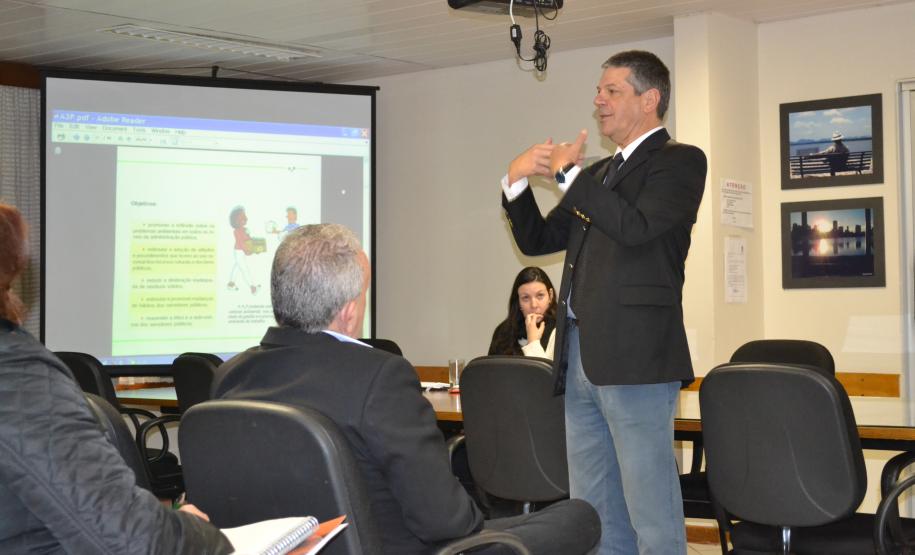 Órgãos públicos estaduais debatem coleta seletiva na estrutura do Governo