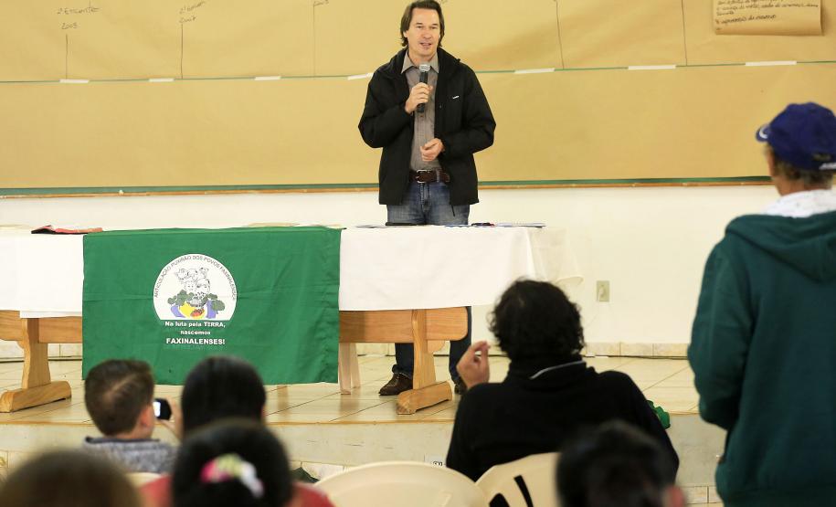 O secretário do Meio Ambiênte e Recursos Hídricos, Ricardo Soavinski, esteve reunido com Faxinalenses de Guarapuava e região.Guarapuava, 22-08-15.Foto: Arnaldo Alves / ANPr.