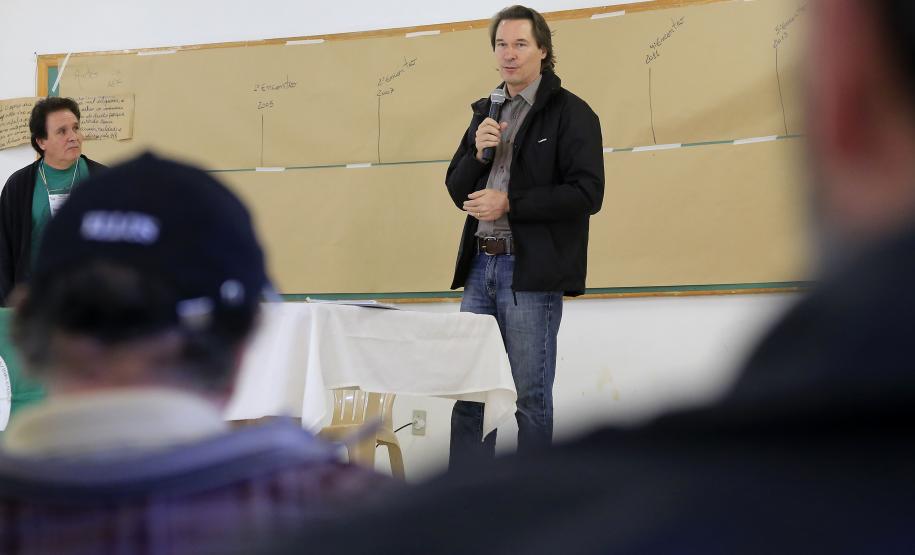 O secretário do Meio Ambiênte e Recursos Hídricos, Ricardo Soavinski, esteve reunido com Faxinalenses de Guarapuava e região.Guarapuava, 22-08-15.Foto: Arnaldo Alves / ANPr.