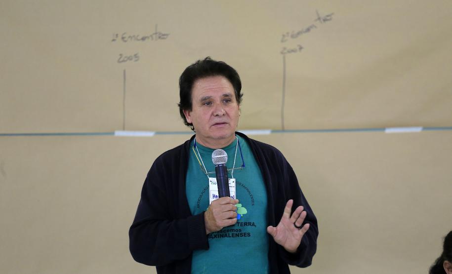 O secretário do Meio Ambiênte e Recursos Hídricos, Ricardo Soavinski, esteve reunido com Faxinalenses de Guarapuava e região. N/F: Hamilton Ribeiro, coordenador do encontroe presidente do Conselho de Povos tradicionais.Guarapuava, 22-08-15.Foto: Arnaldo Alves / ANPr.