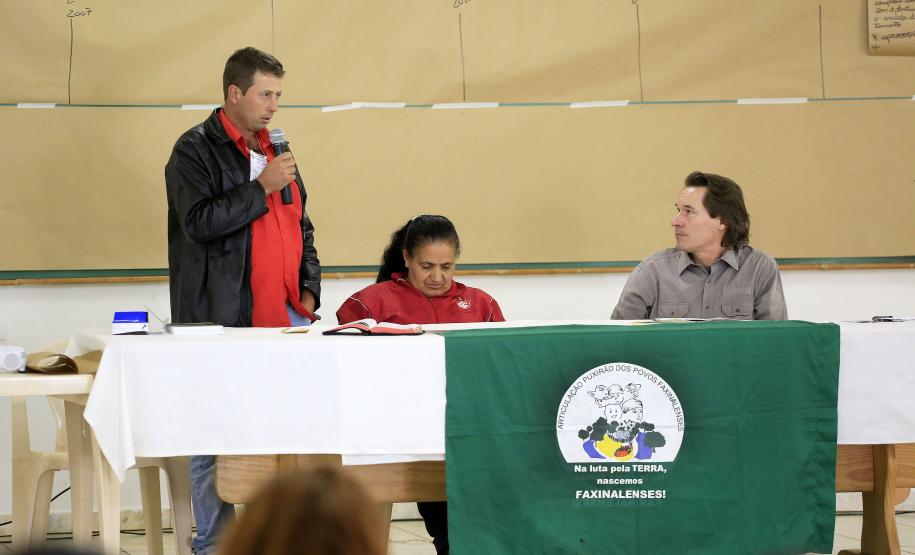 O secretário do Meio Ambiênte e Recursos Hídricos, Ricardo Soavinski, esteve reunido com Faxinalenses de Guarapuava e região.Guarapuava, 22-08-15.Foto: Arnaldo Alves / ANPr.