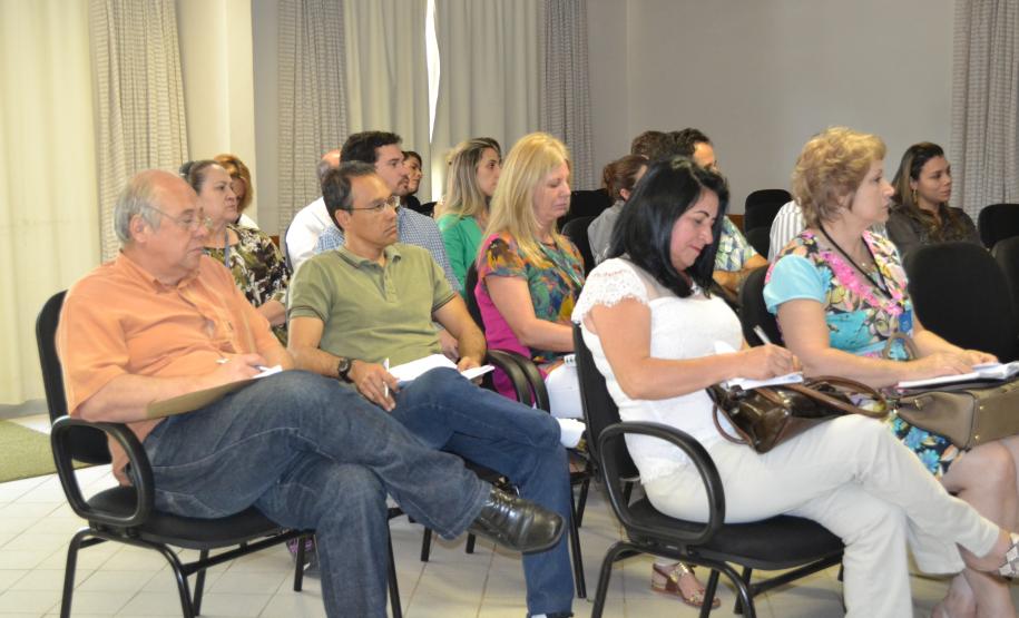 Reunião debate coleta seletiva em estrutura do Governo